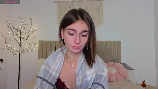 Little mia   online show from 11.19.25