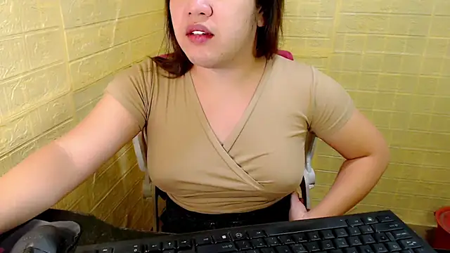 xUrDreamSlutWhore online show from 10.22.25