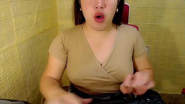 xUrDreamSlutWhore online show from 11.04.25