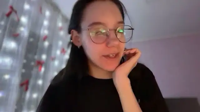 Snapshot of Vietero chatting on 03.25.26 Vietero online show from 03.25.26
