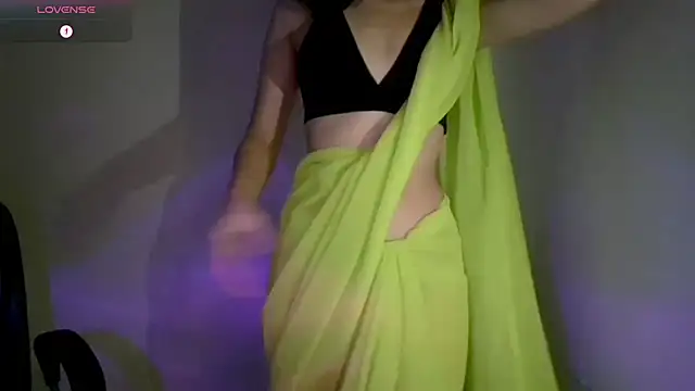 Snapshot of RIYA-29 chatting on 09.19.25 RIYA-29 online show from 09.19.25