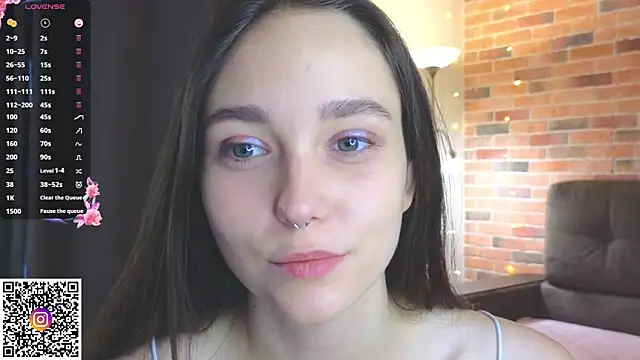 Snapshot of SoftieDream chatting on 11.15.25 SoftieDream online show from 11.15.25