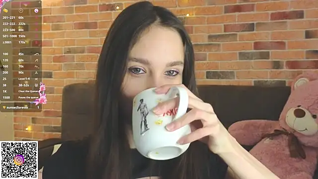 Snapshot of SoftieDream chatting on 11.16.25 SoftieDream online show from 11.16.25