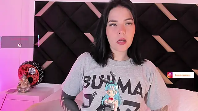 Snapshot of kate_cass chatting on 10.22.25 kate cass online show from 10.22.25