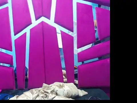 Snapshot of Kataleya_Luck chatting on 11.04.25 Kataleya Luck online show from 11.04.25