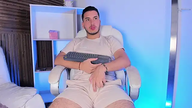 Snapshot of Axel_grey_ chatting on 10.29.25 Axel grey online show from 10.29.25