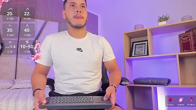 Snapshot of Axel_grey_ chatting on 06.23.26 Axel grey online show from 06.23.26