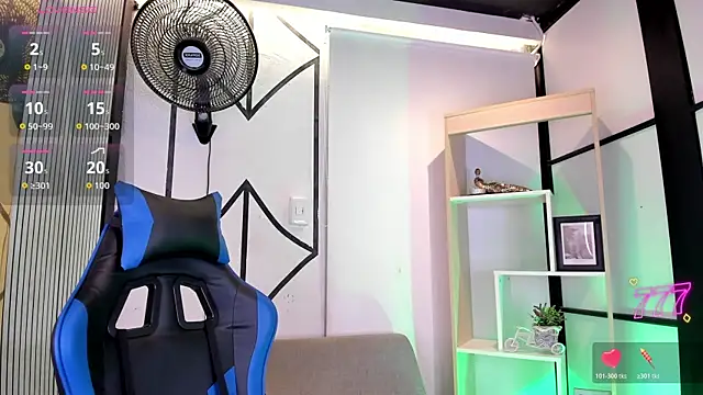Snapshot of Axel_grey_ chatting on 07.05.26 Axel grey online show from 07.05.26