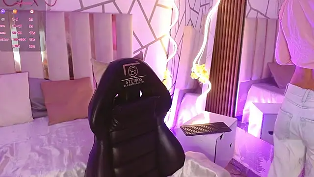 Snapshot of CYRUS_TAY chatting on 02.23.26 CYRUS TAY online show from 02.23.26