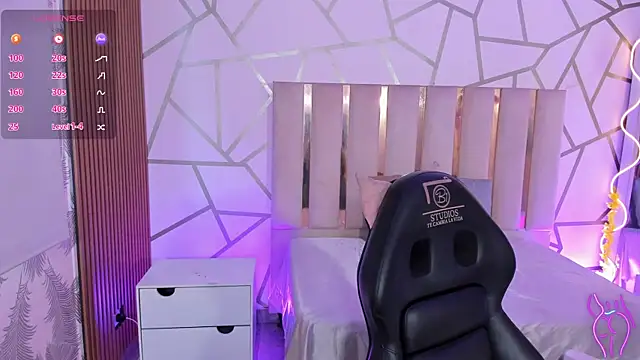 CYRUS TAY online show from 04.18.26