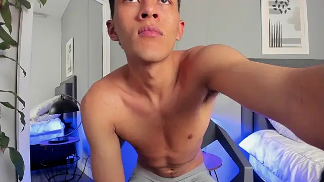 Tylerffoxx online show from 10.11.25