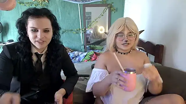 Angel Duck online show from 09.23.25