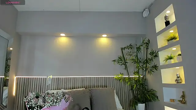 CarolineLee  online show from 11.13.25