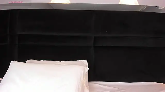 Snapshot of CarolineLee_ chatting on 02.06.26 CarolineLee online show from 02.06.26