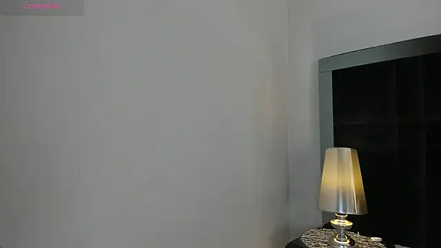 Snapshot of CarolineLee_ chatting on 02.17.26 CarolineLee online show from 02.17.26