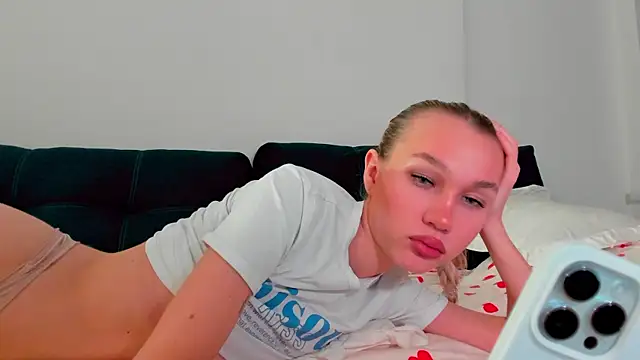 cuteleraay online show from 11.21.25