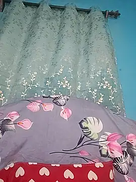 Snapshot of hornypriya696 chatting on 09.24.25 hornypriya696 online show from 09.24.25