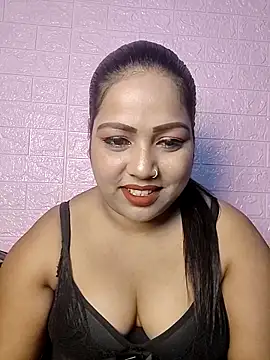 Snapshot of hornypriya696 chatting on 10.18.25 hornypriya696 online show from 10.18.25