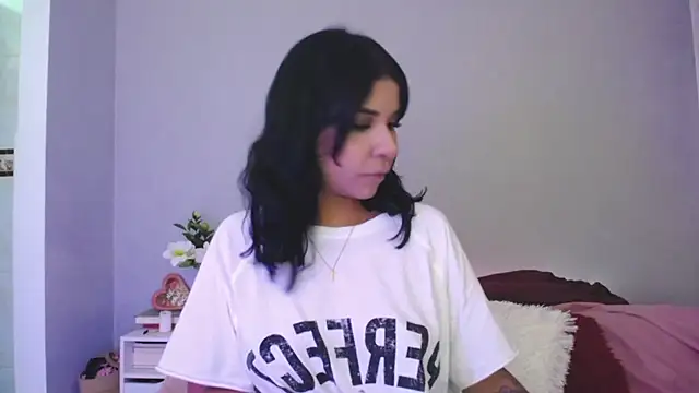 Laura-angeel online show from 11.18.25