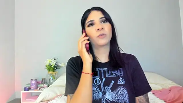 Laura-angeel online show from 12.20.25