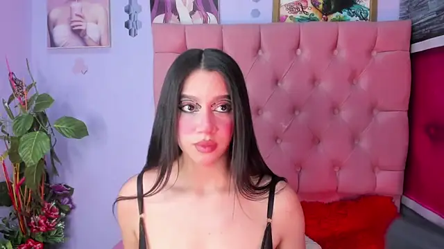 Megan Luxe online show from 10.21.25