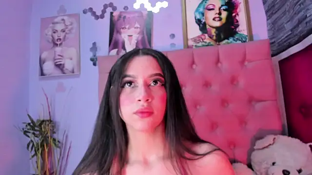 Megan Luxe online show from 01.06.26