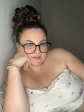 Snapshot of whitequeen_xxx chatting on 09.16.25 whitequeen xxx online show from 09.16.25