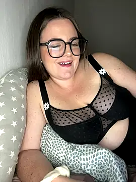 Snapshot of whitequeen_xxx chatting on 10.02.25 whitequeen xxx online show from 10.02.25