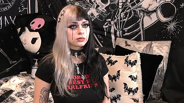 Paige Turner online show from 02.05.26