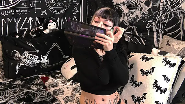 Paige Turner online show from 03.18.26