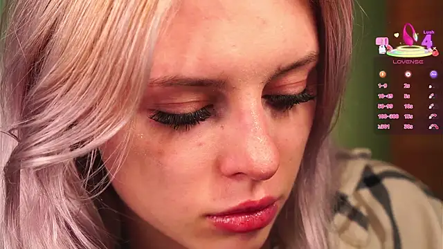 Nelly Carroll online show from 09.10.25