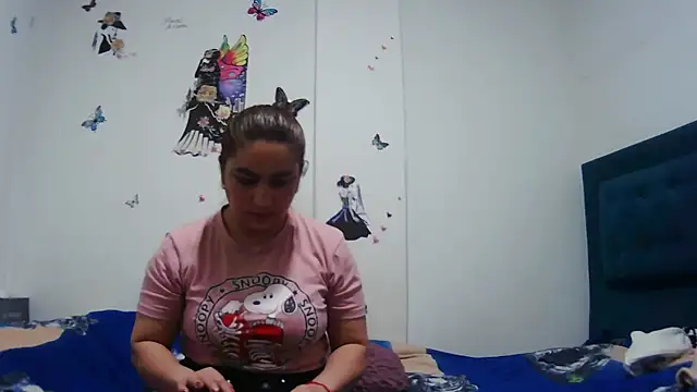 Snapshot of AddyStuart_ chatting on 11.19.25 AddyStuart online show from 11.19.25