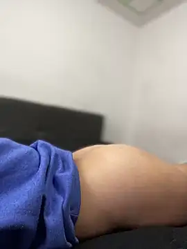 Snapshot of Abby-LS chatting on 10.01.25 Abby-LS online show from 10.01.25