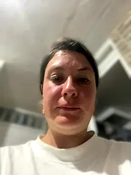 Snapshot of Abby-LS chatting on 11.30.25 Abby-LS online show from 11.30.25