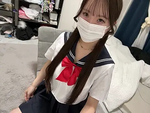 Snapshot of nano-da-u chatting on 11.15.25 nano-da-u online show from 11.15.25