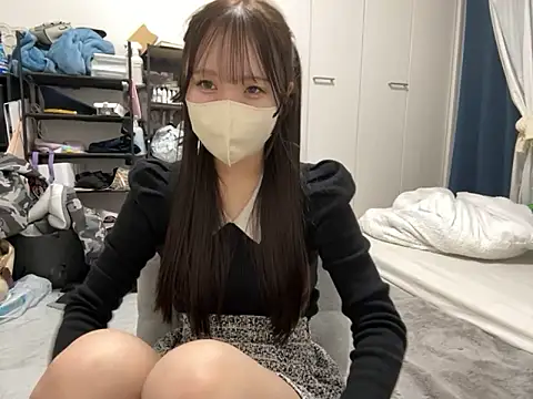 Snapshot of nano-da-u chatting on 12.05.25 nano-da-u online show from 12.05.25