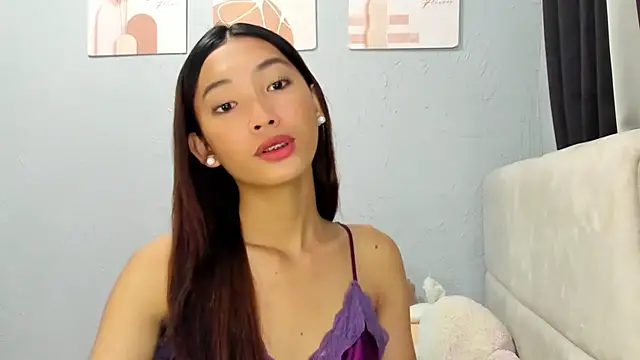 Snapshot of Anne_the_virgin chatting on 10.08.25 Anne the virgin online show from 10.08.25