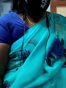 Snapshot of TAMIL_ELAKKIYA chatting on 09.18.25 TAMIL ELAKKIYA online show from 09.18.25