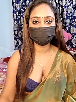 Snapshot of Cute-lusi chatting on 12.15.25 Cute-lusi online show from 12.15.25