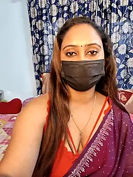 Snapshot of Cute-lusi chatting on 12.17.25 Cute-lusi online show from 12.17.25