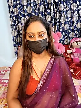 Snapshot of Cute-lusi chatting on 12.17.25 Cute-lusi online show from 12.17.25