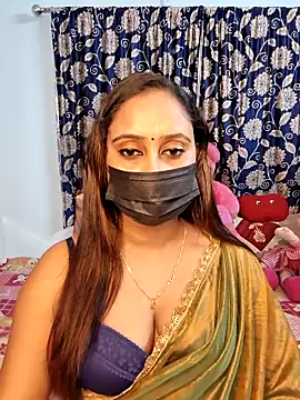 Snapshot of Cute-lusi chatting on 12.21.25 Cute-lusi online show from 12.21.25