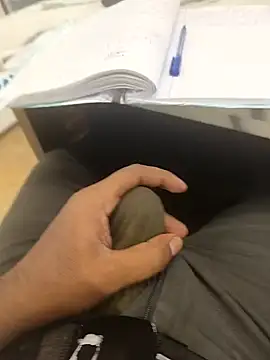 Snapshot of hotboy43339 chatting on 10.22.25 hotboy43339 online show from 10.22.25