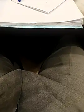 Snapshot of hotboy43339 chatting on 11.04.25 hotboy43339 online show from 11.04.25