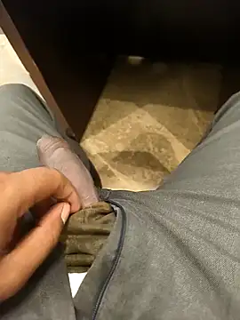 Snapshot of hotboy43339 chatting on 11.05.25 hotboy43339 online show from 11.05.25