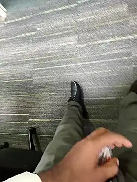 Snapshot of hotboy43339 chatting on 11.06.25 hotboy43339 online show from 11.06.25