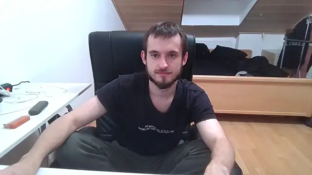 Snapshot of Bez3ybik chatting on 10.13.25 Bez3ybik online show from 10.13.25