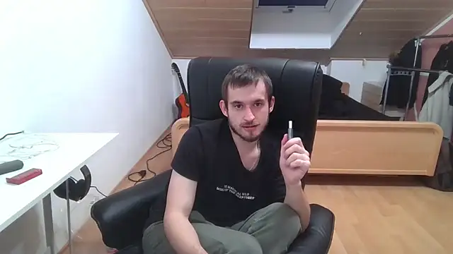 Snapshot of Bez3ybik chatting on 10.17.25 Bez3ybik online show from 10.17.25