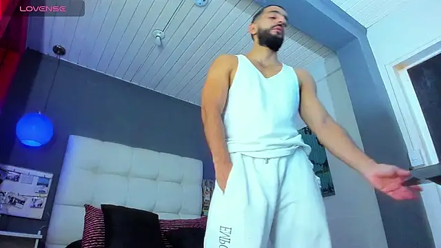 Yiyo10  online show from 03.20.26