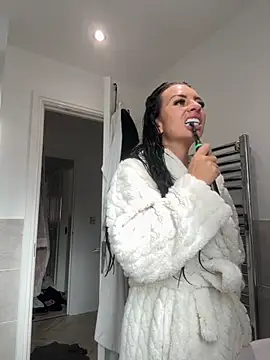 BELLABLACKXUK online show from 11.11.25